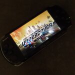 Sony PSP 3004 käsikonsoli + Need For Speed Undercover (CIB) (takuu 6kk)