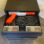 Nintendo Entertainment System puinen pelikaappi