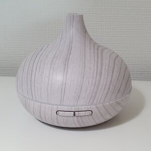Diffuuseri väriä vaihtavalla valolla