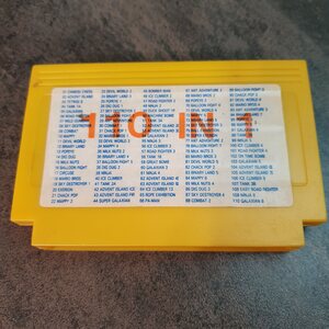 Famicom 110 in 1 multipelikasetti