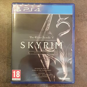 PS4 The Elder Scrolls V: Skyrim (Special Edition) (CIB)