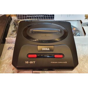 Sega Mega Drive II konsoli (takuu 6kk)