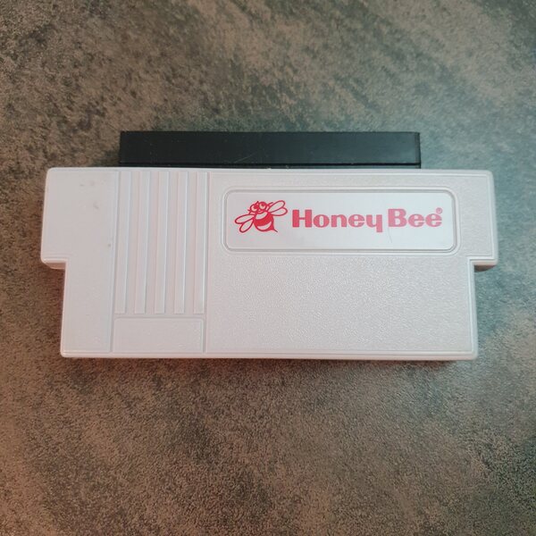 Honey Bee adapteri (NES - Famicom)
